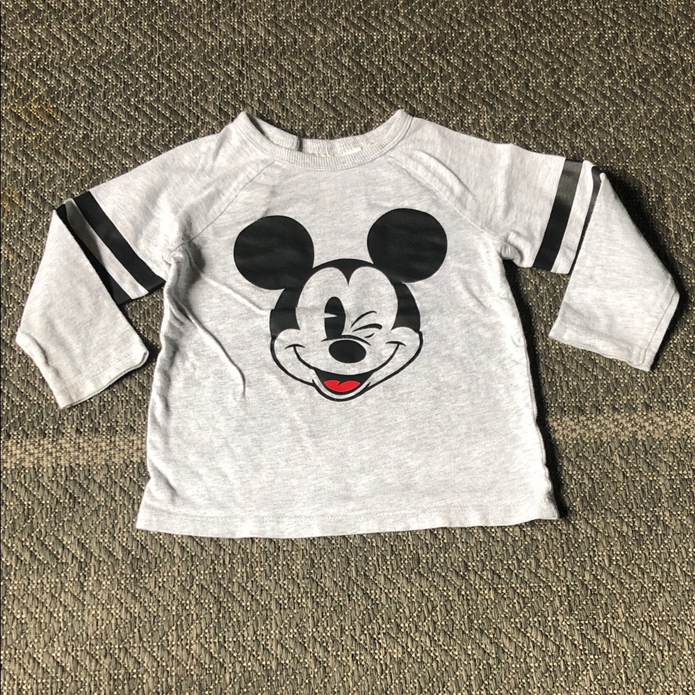 Disney H&M Light Gray Mickey Mouse Long-Sleeve Tee with Black Graphic